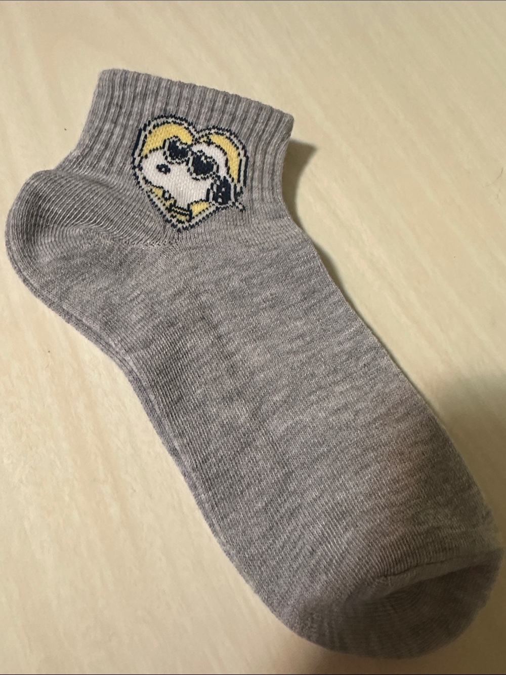 Grey Ankle Socks with Heart Snoopy Design